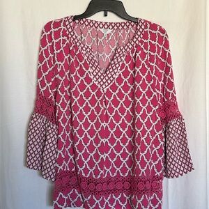 crown & ivy - Pink Geometric Women's Top